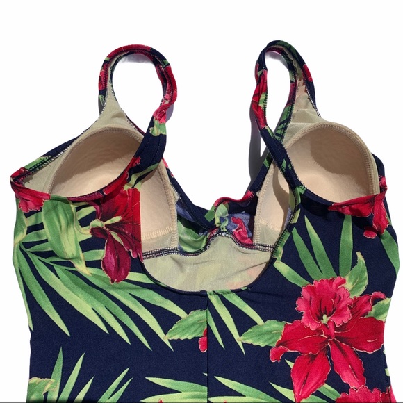 Paradise Bay 1 piece floral swimsuit - Picture 3 of 10